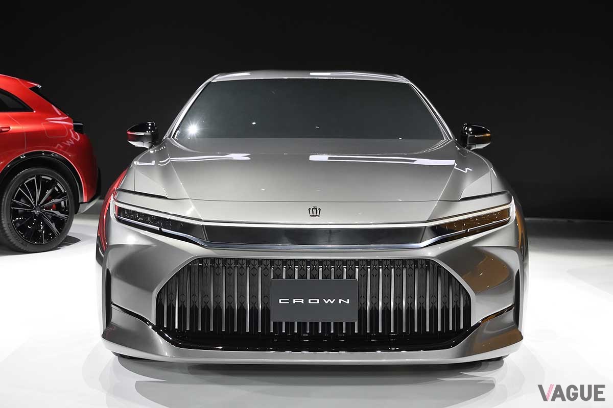 トヨタ新型「クラウン（セダン）」
