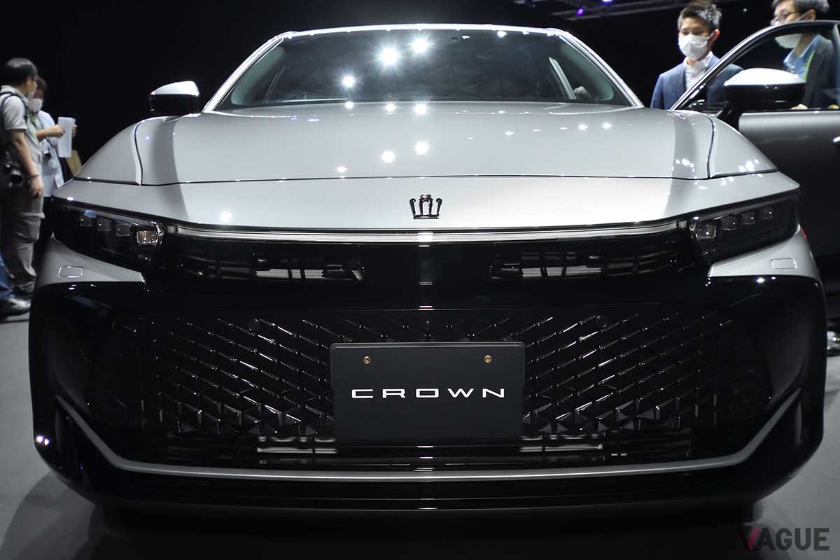 トヨタ新型「クラウン（セダン）」