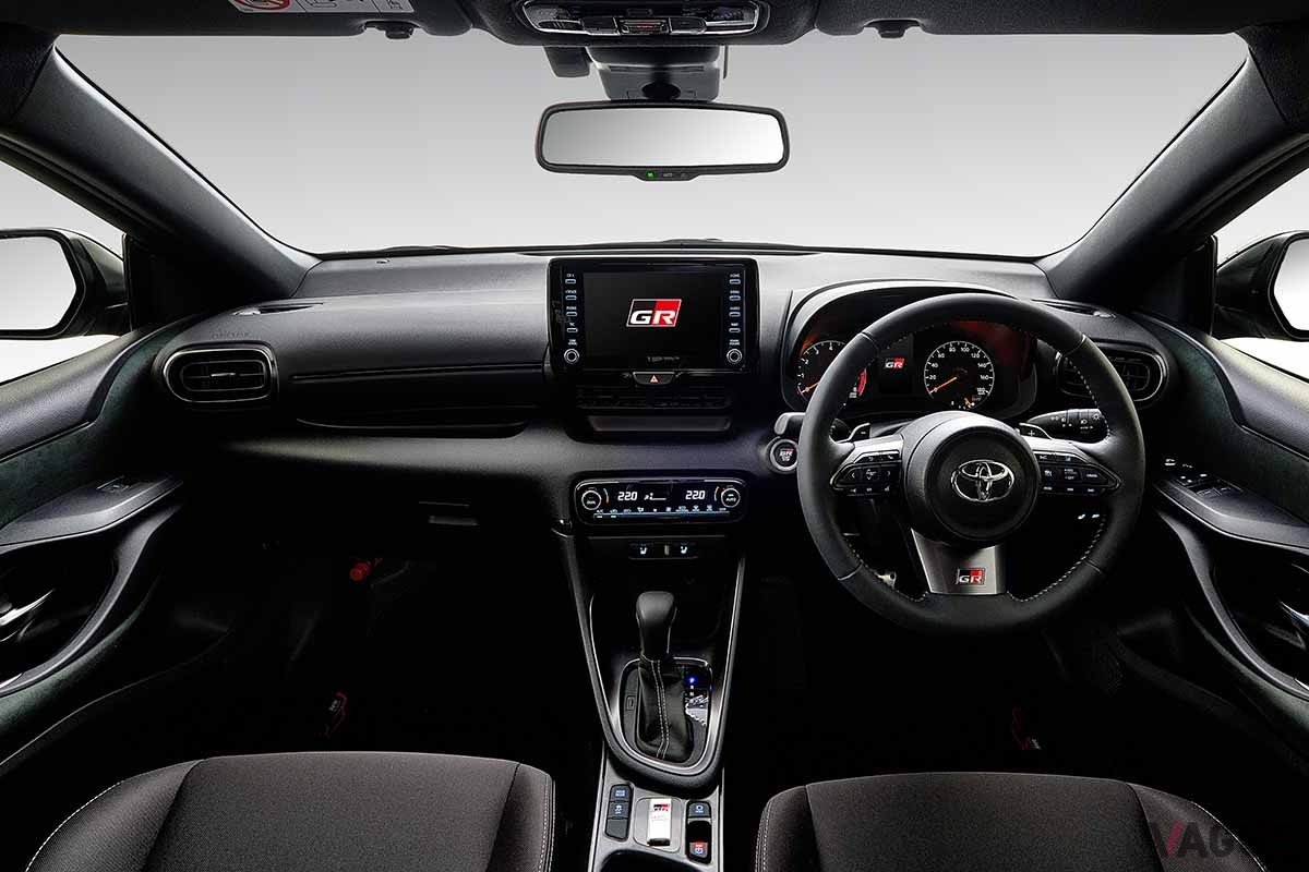 Direct Shift-CVTを搭載したトヨタ新型「GRヤリス RS」のインテリア