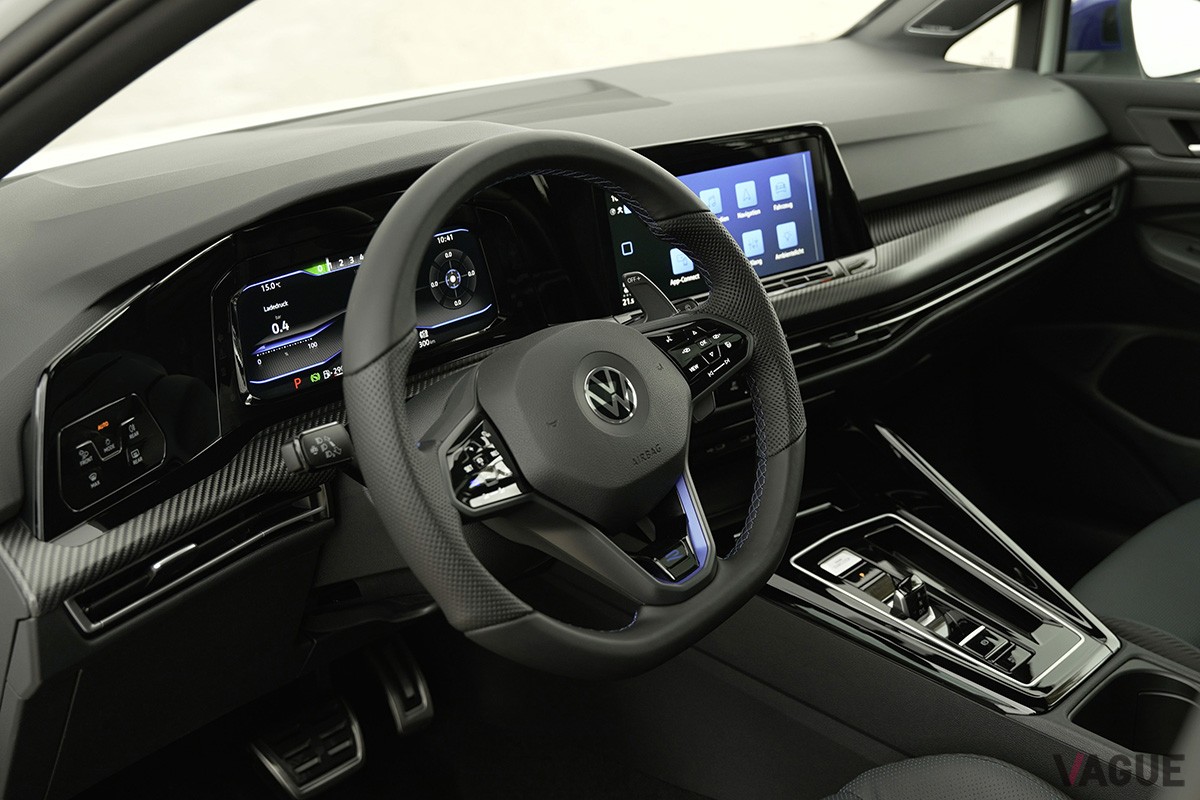 VW新型「ゴルフR　20イヤーズ」のインテリア