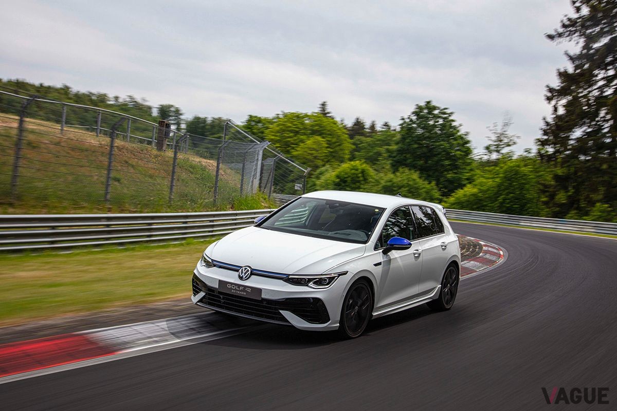 ニュルブルクリンク北コースで7分47秒31というラップタイムを樹立したVW「ゴルフR　20イヤーズ」