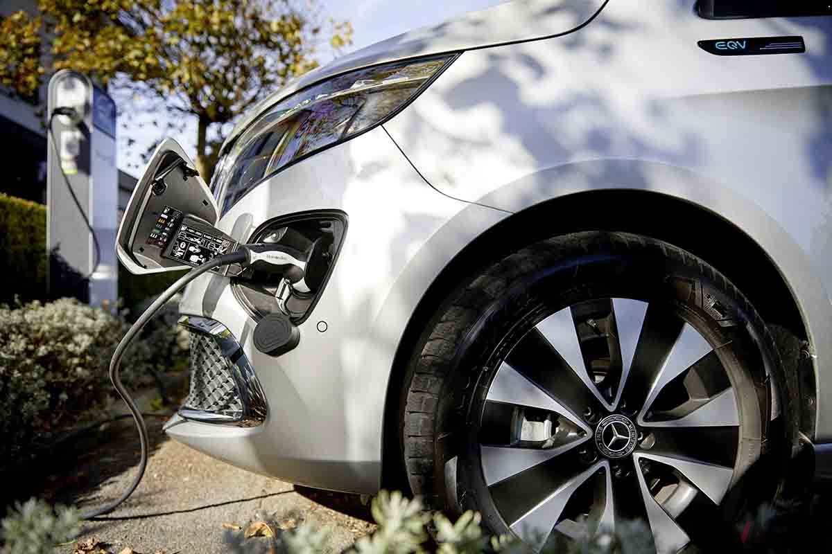 メルセデス・ベンツのEV「EQV」をベースにしたキャンピングカー「eCamper」