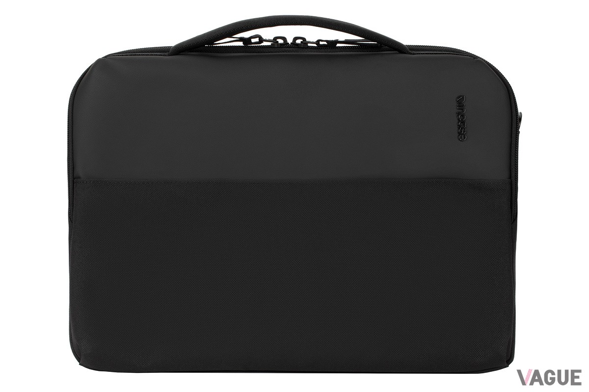 いまや仕事上で必需品となったデジタルデバイスをはじめ、仕事道具一式をスマートにまとめられるインケースの新作ブリーフケース「A.R.C. Brief」