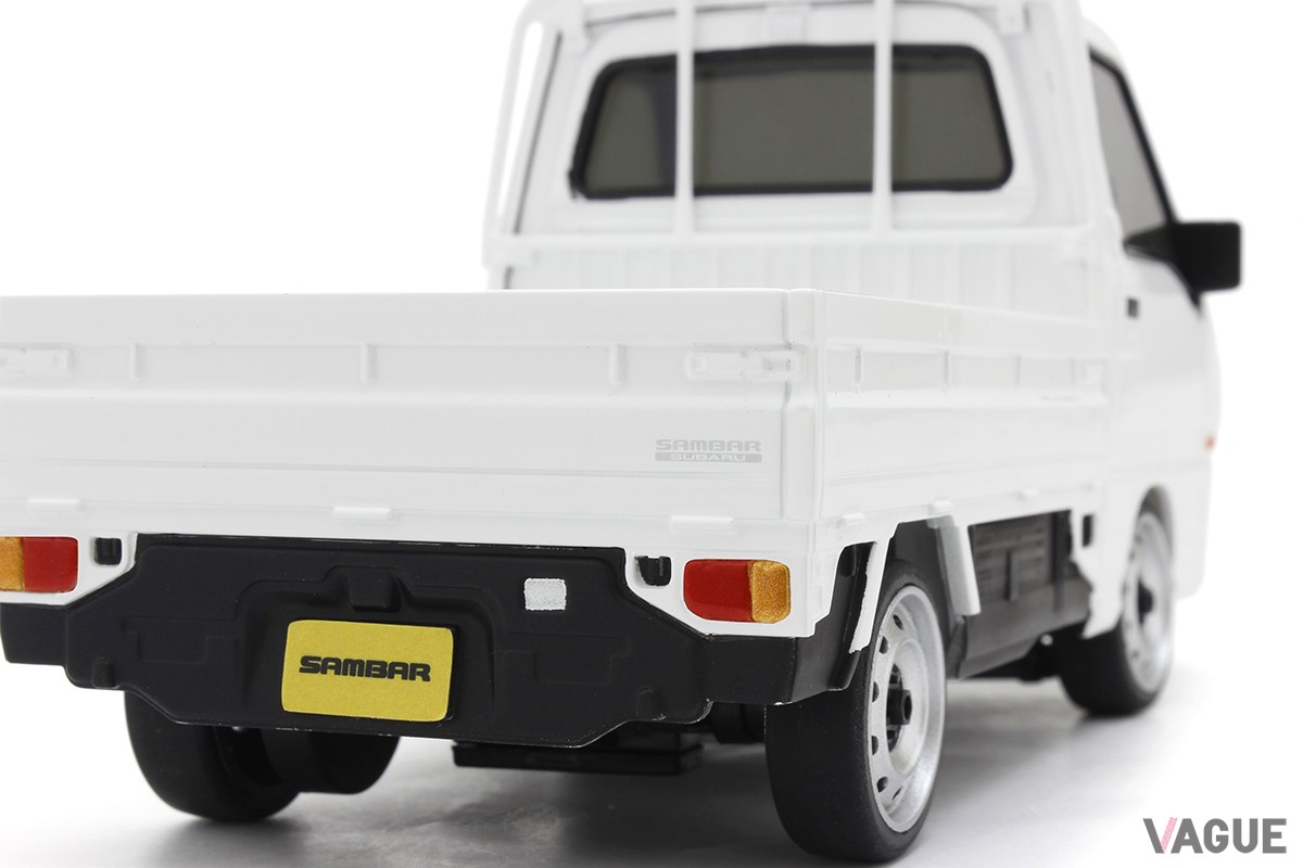 京商エッグ「ファーストミニッツ」シリーズの6代目サンバーは、実車を想起させるディテールとギミック、そして本家「ミニッツ」から継承した走りのよさが魅力のR／Cカーだ