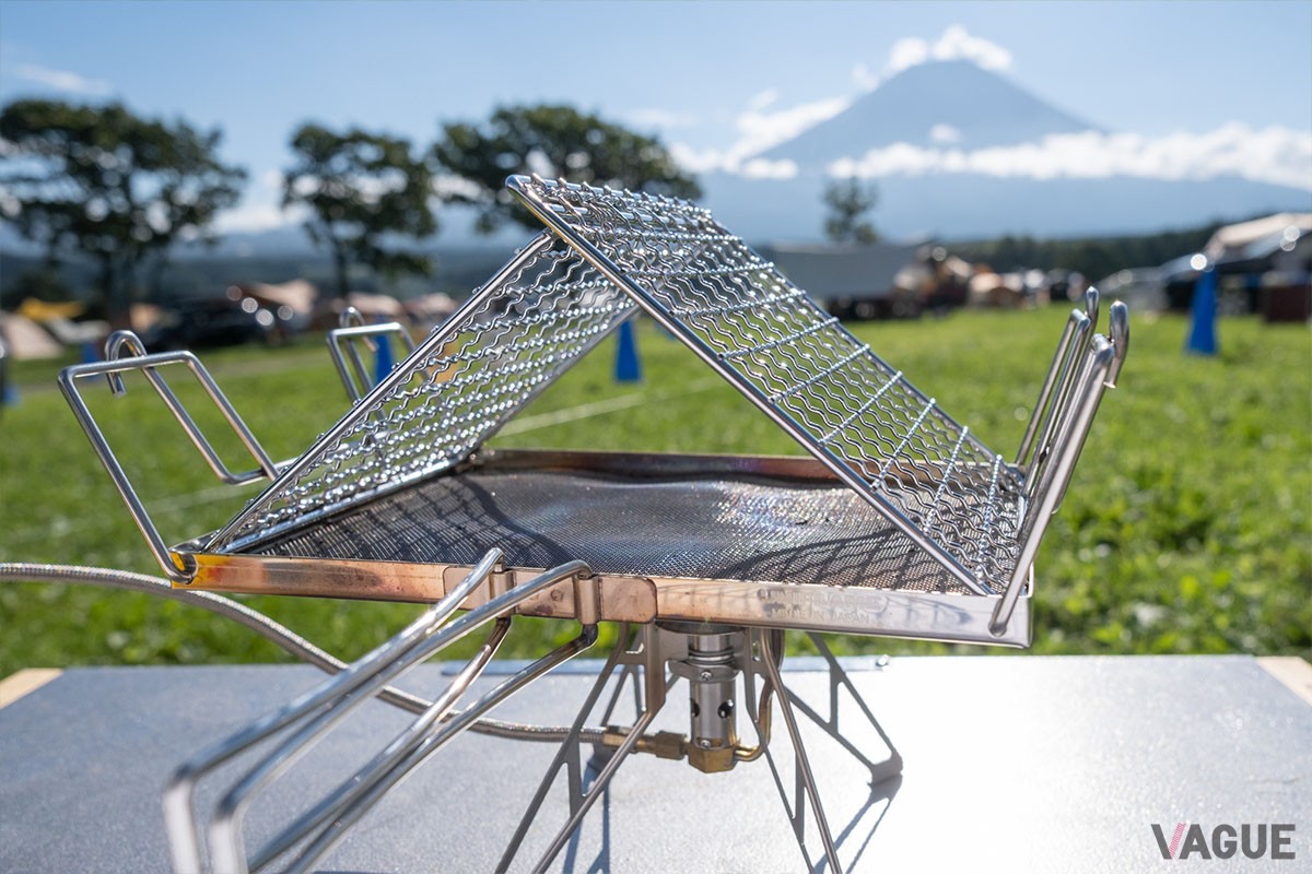トーストを焼く時には上網を山形にセットします