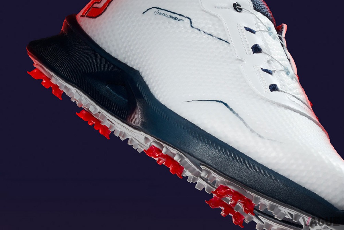 スパイクレスシューズのような軽くて快適な履き心地を実現した、ハイパフォーマンスを期待できるFootJoyのスパイクゴルフシューズ「FJ ATAK」