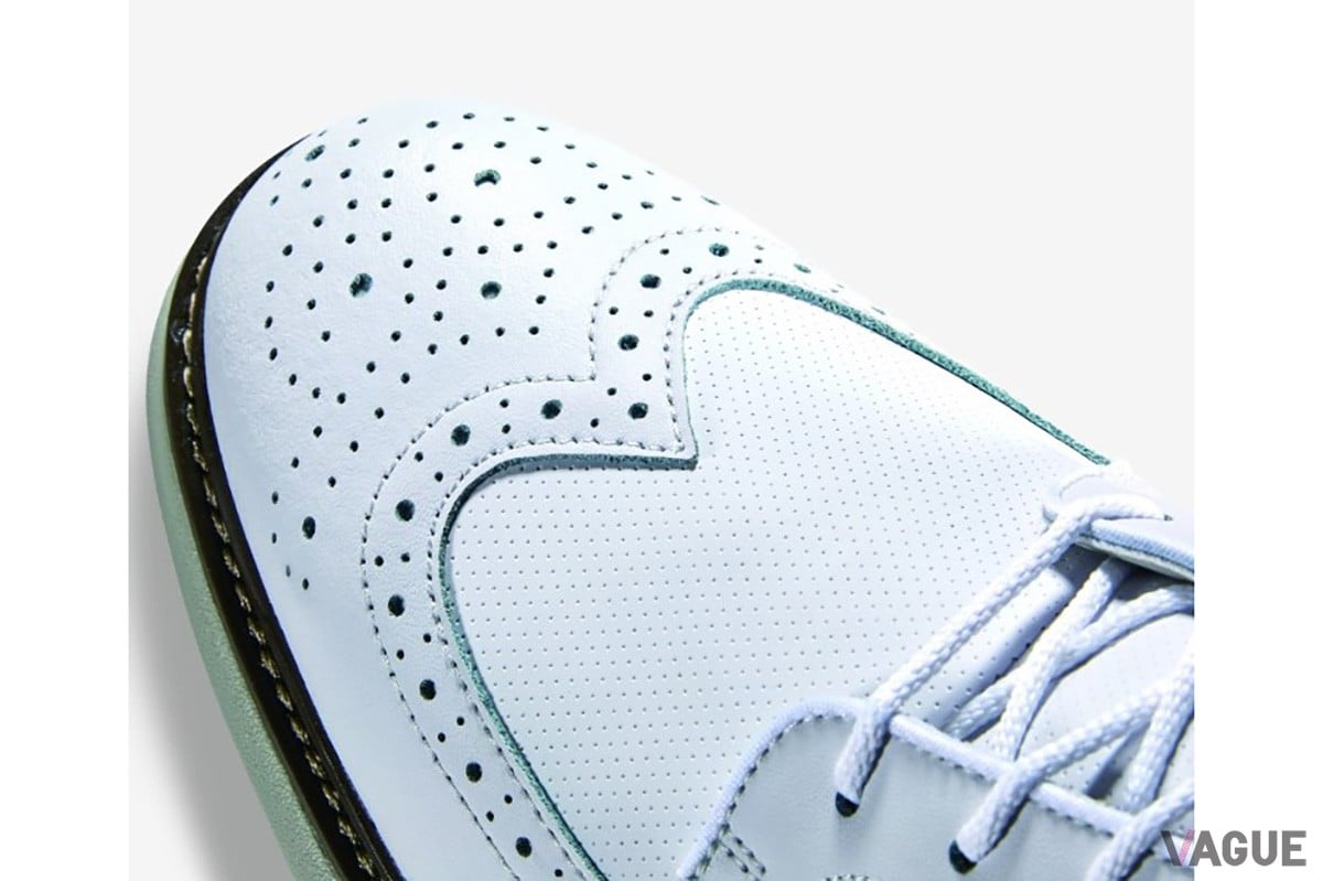 ゴルフスタイルの足元を華やかに演出する品のあるウイングチップアッパーに、軽さとフィット感という優れた機能を融合させたFootJoyのゴルフスパイクシューズ「FJ TRADITIONS」