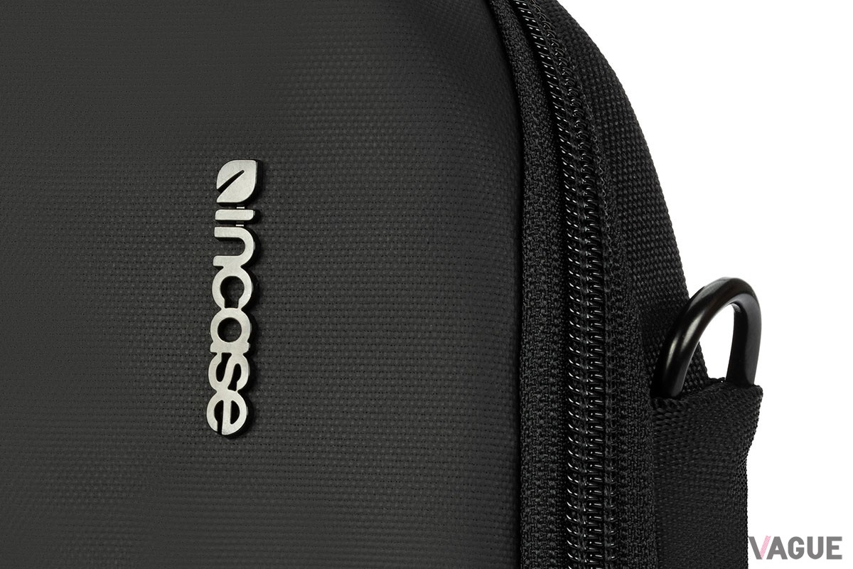 いまや仕事上で必需品となったデジタルデバイスをはじめ、仕事道具一式をスマートにまとめられるインケースの新作ブリーフケース「A.R.C. Brief」