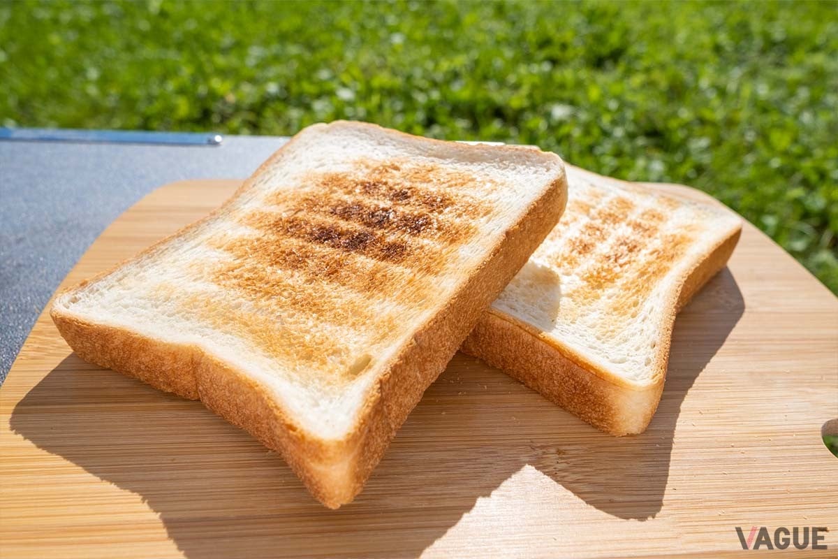 遠赤外線でこんがりとした焼き上がり。厚切りのパンも美味しくトーストできます