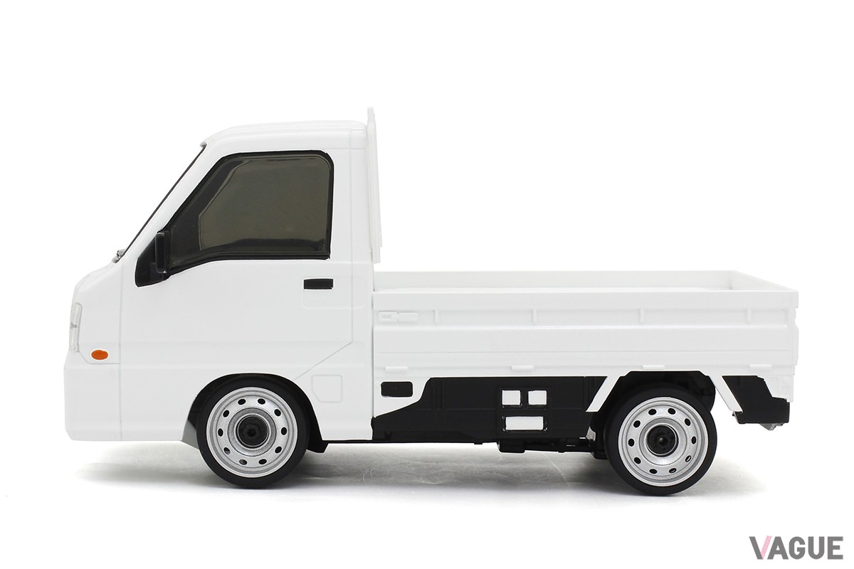 京商エッグ「ファーストミニッツ」シリーズの6代目サンバーは、実車を想起させるディテールとギミック、そして本家「ミニッツ」から継承した走りのよさが魅力のR／Cカーだ