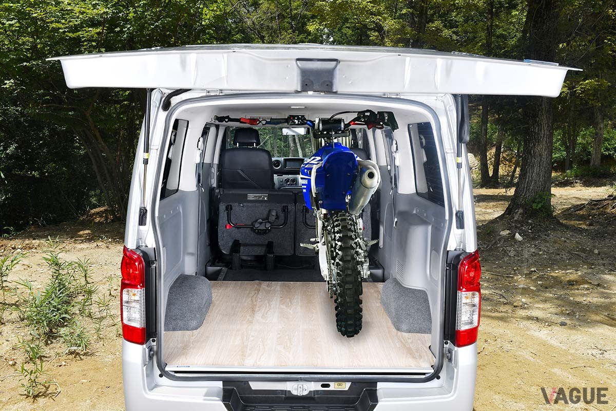 MIGRATRAIL「バン アクティビティーシリーズ」は、車中泊にもバイクにも欲張りな人たちに注目して欲しいワンボックス車向けアクセサリー