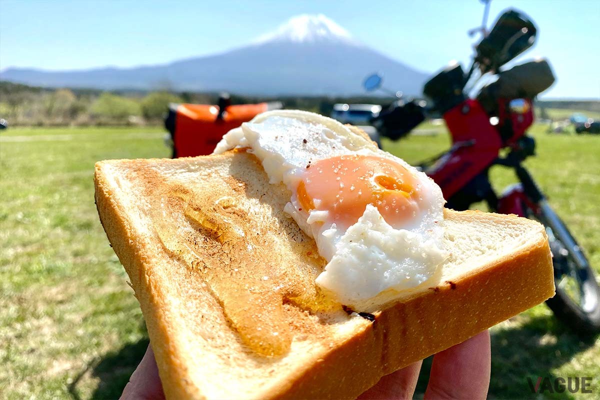 トーストには目玉焼きや、ハチミツ＆シナモンシュガーもよく合います