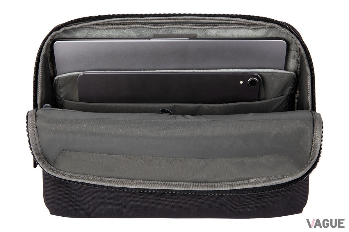 いまや仕事上で必需品となったデジタルデバイスをはじめ、仕事道具一式をスマートにまとめられるインケースの新作ブリーフケース「A.R.C. Brief」