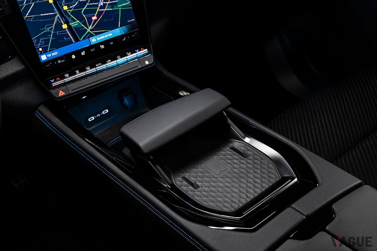 ルノー新型「オーストラル」のインテリア