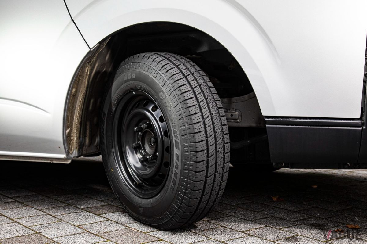 トーヨータイヤのバン専用オールシーズンタイヤ「セルシアスカーゴ」