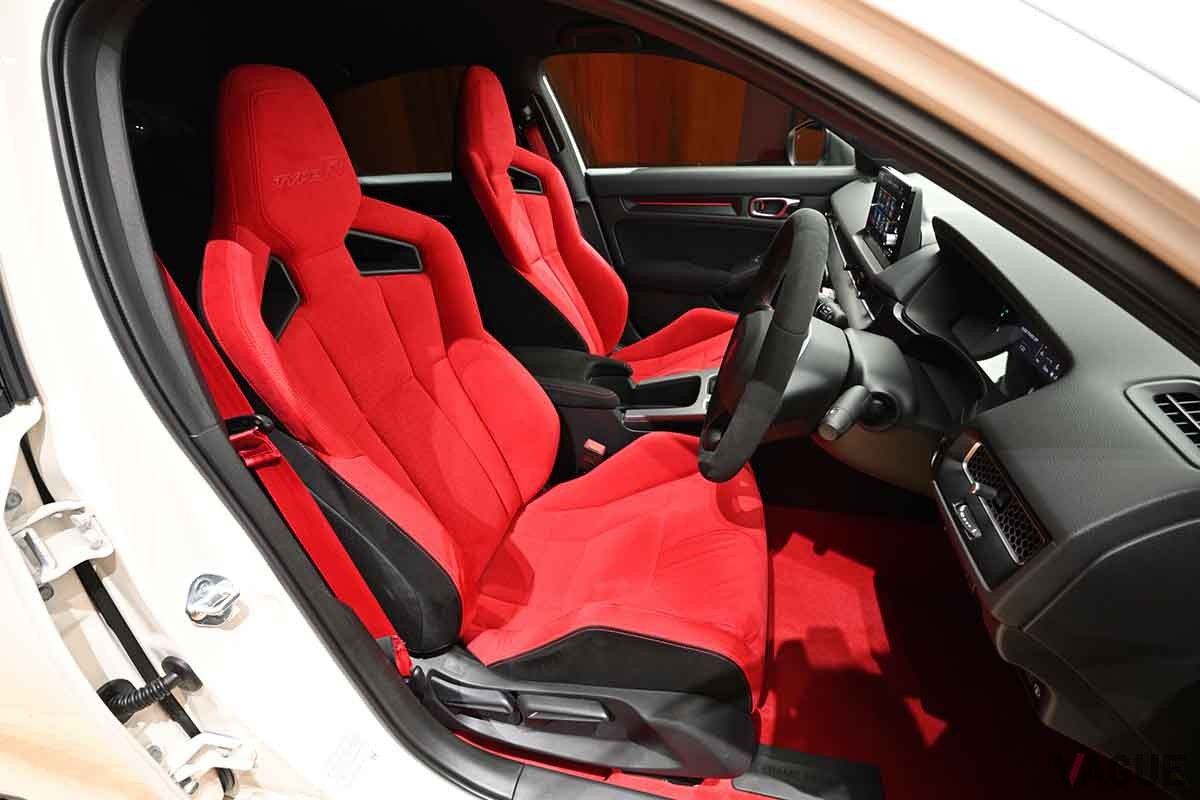 ホンダ新型「シビックタイプR」のフロントシート