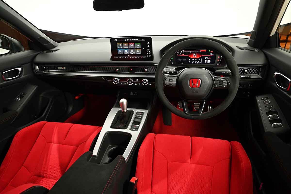 ホンダ新型「シビックタイプR」のインパネ