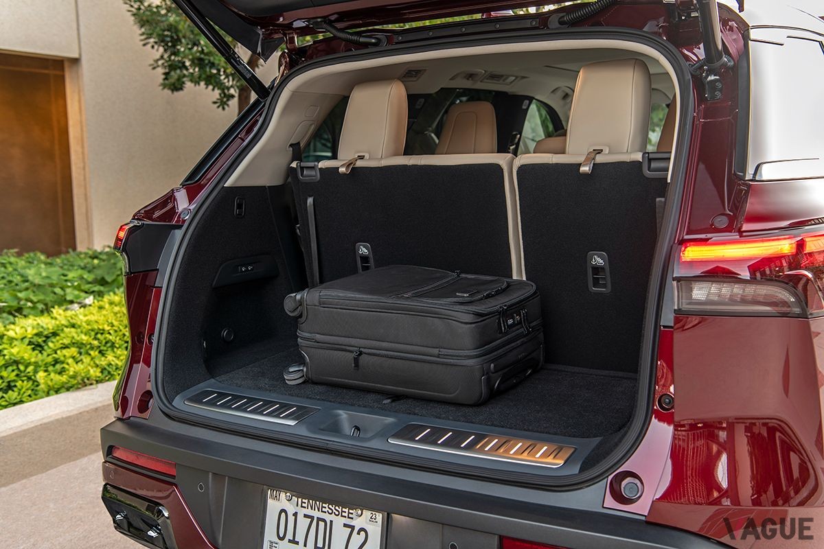 米国で登場した2023年モデルのインフィニティ新型「QX60」の荷室