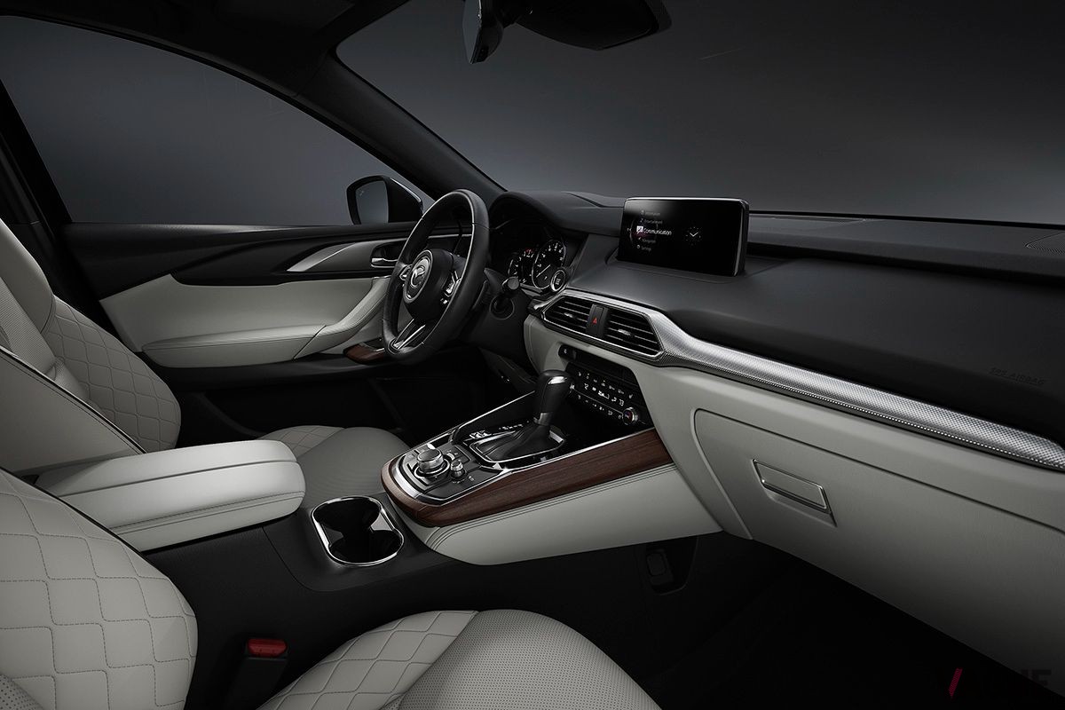 マツダ「CX-9」のインテリア