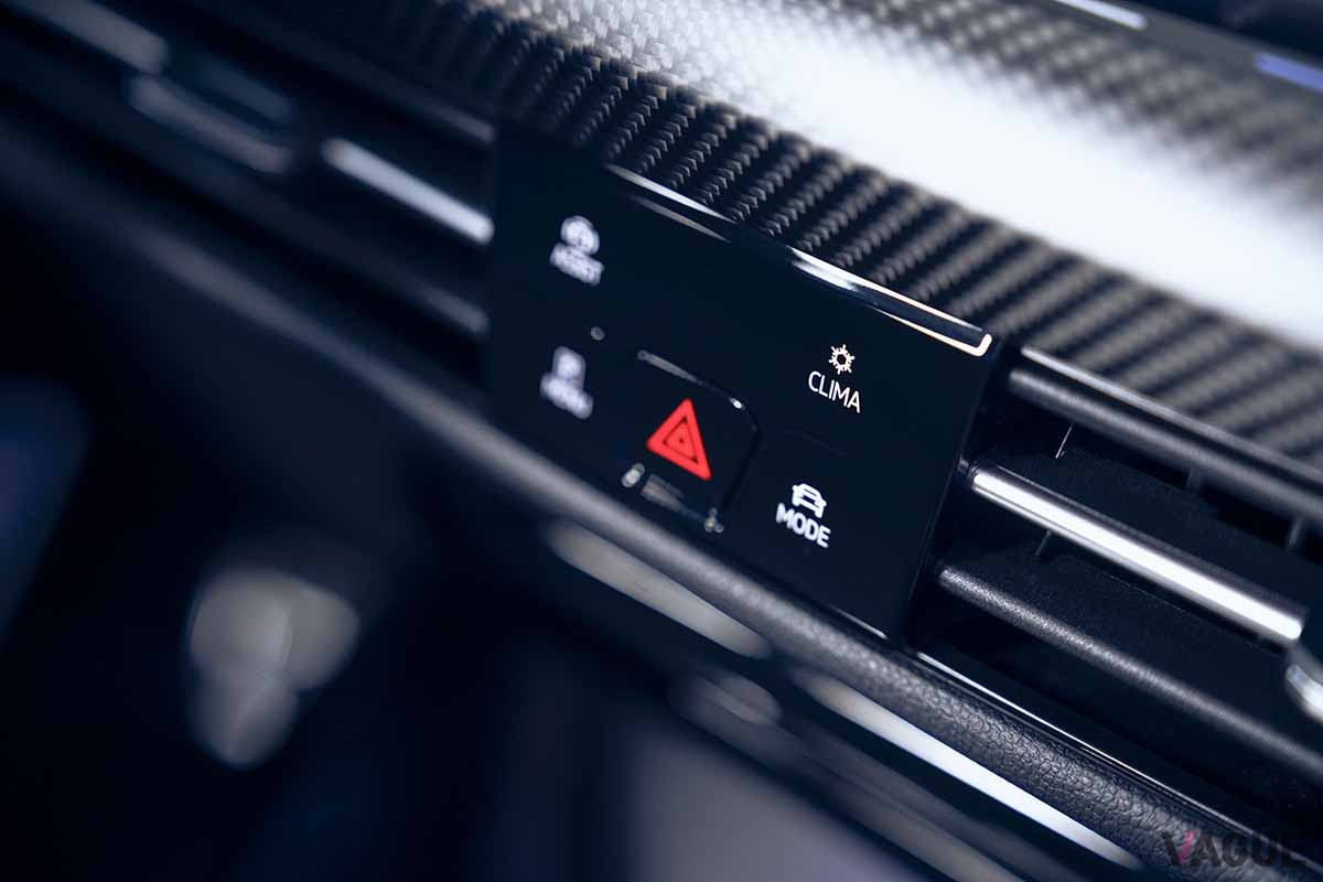 北米市場で登場したVW「ゴルフR 20周年記念エディション」のインテリア