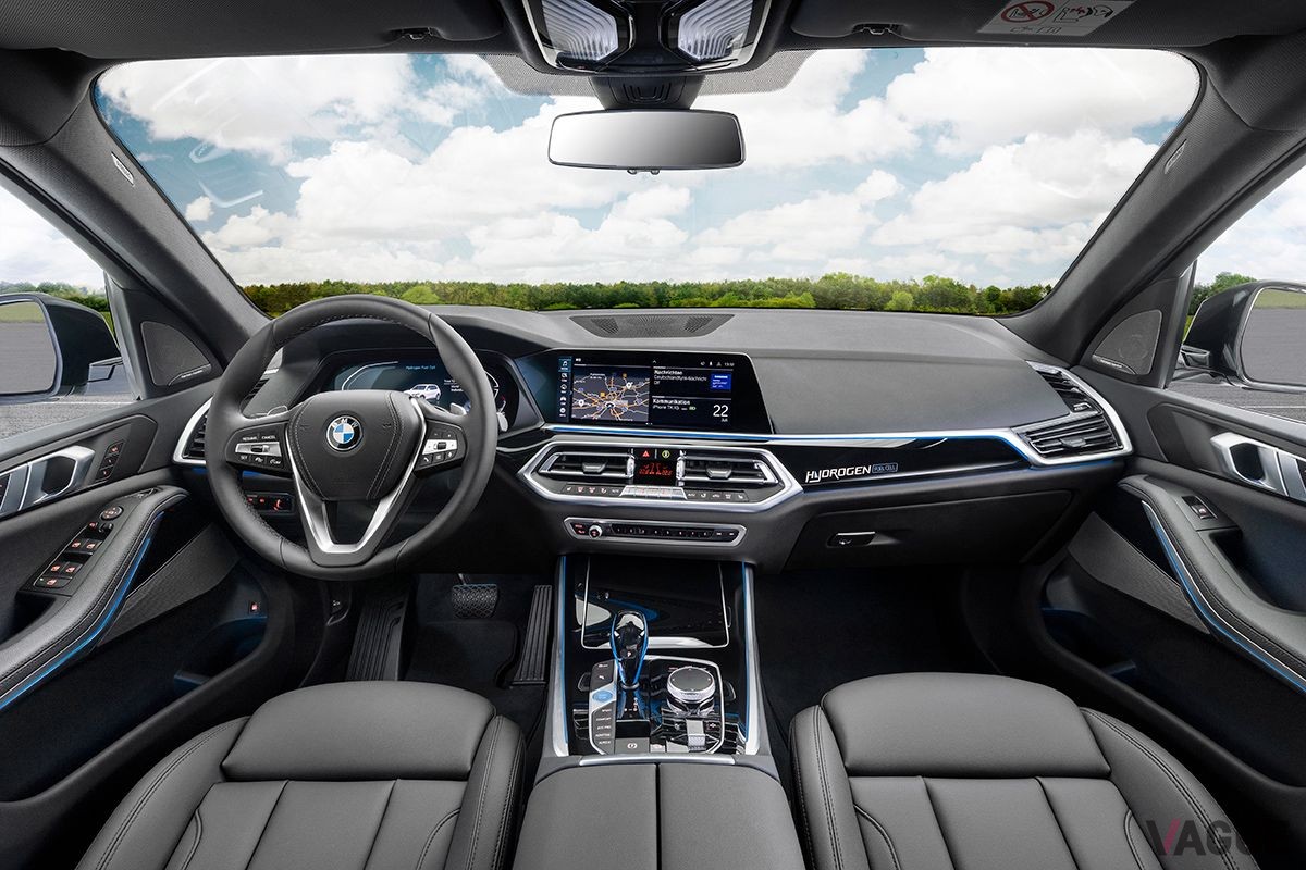 BMWの新型FCV「iX5ハイドロジェン」のインパネ
