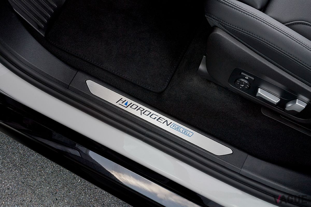 BMWの新型FCV「iX5ハイドロジェン」のインテリア
