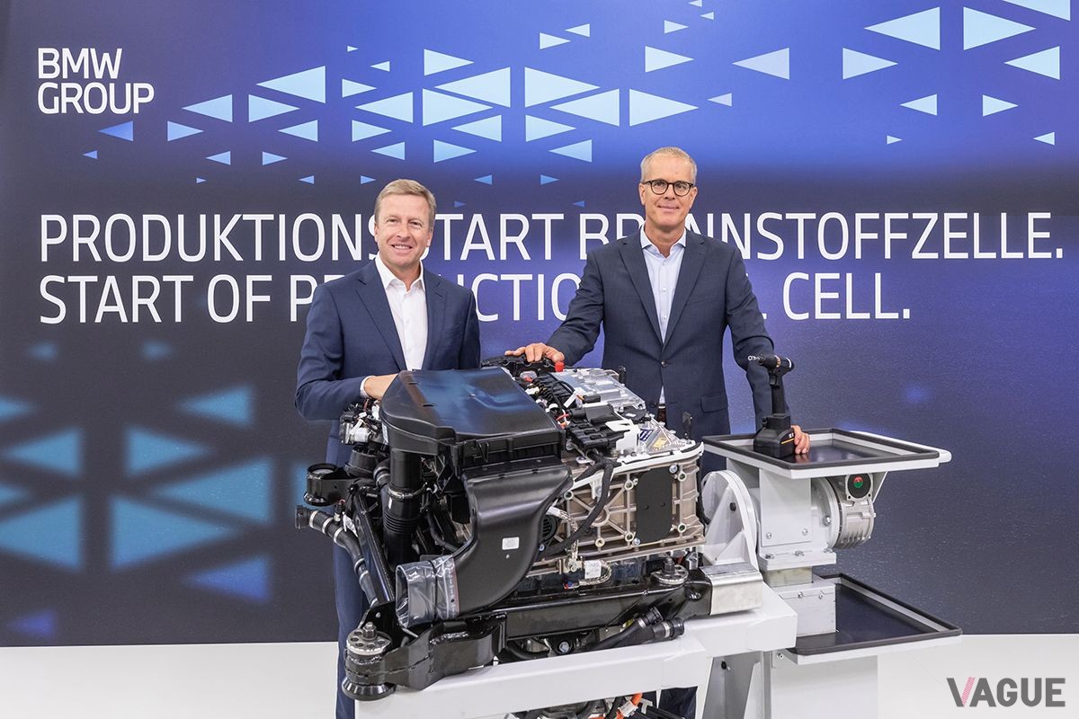 BMW AG の取締役会会長である Oliver Zipse と、開発を担当する BMW AG の取締役会のメンバーである Frank Weber 