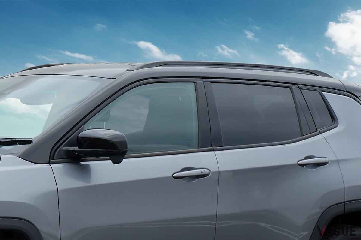 ジープ・コンパスの限定車「コンパス・ナイトイーグル」