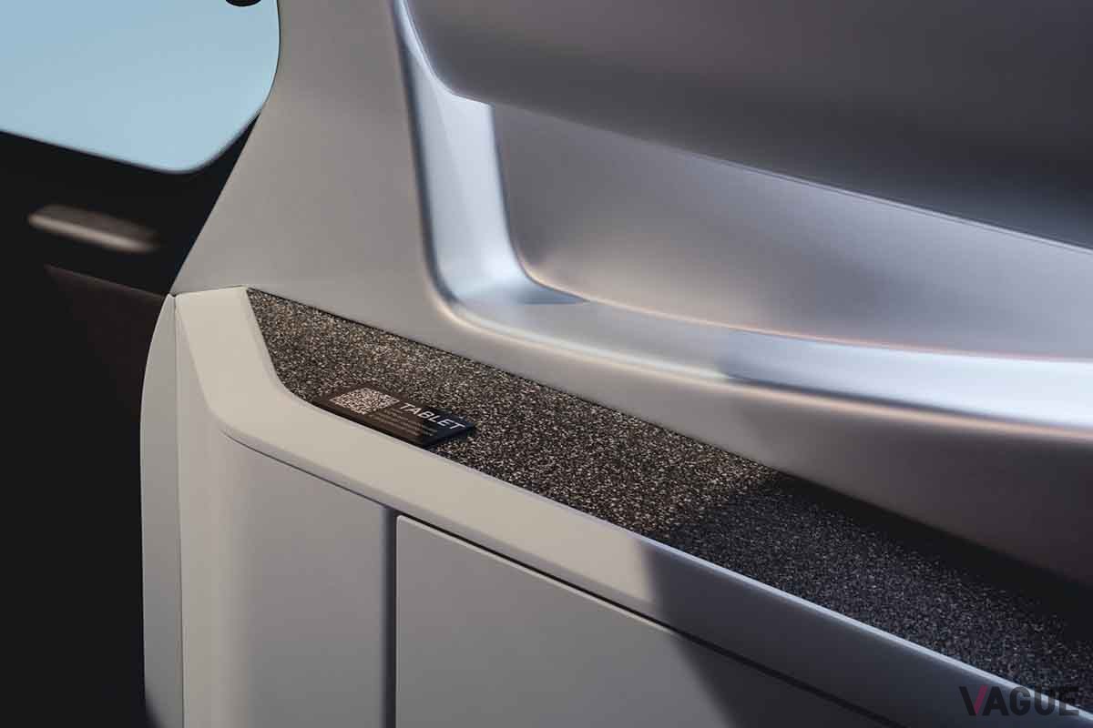 ルノー新型カングーをベースにしたキャンピングカー「ヒッピー・キャビアモーテル」のインテリア