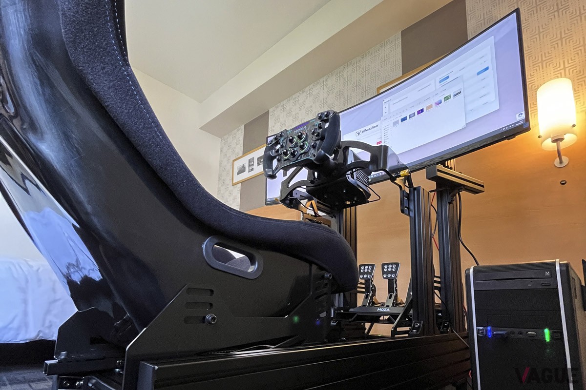 鈴鹿サーキット近くにある「コンフォートホテル鈴鹿」に、レースゲームに没頭できるレーシングシミュレータールームが新たに誕生