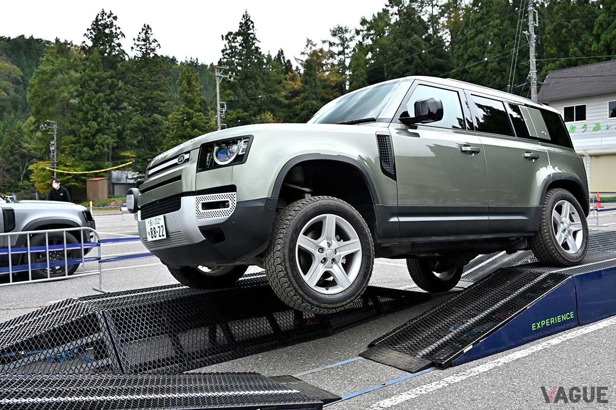 ランドローバーファンはもちろんのこと、日本でも人気のディフェンダーに乗ってみたいと思っていた人が多数来場した「ディフェンダーデイ2022」