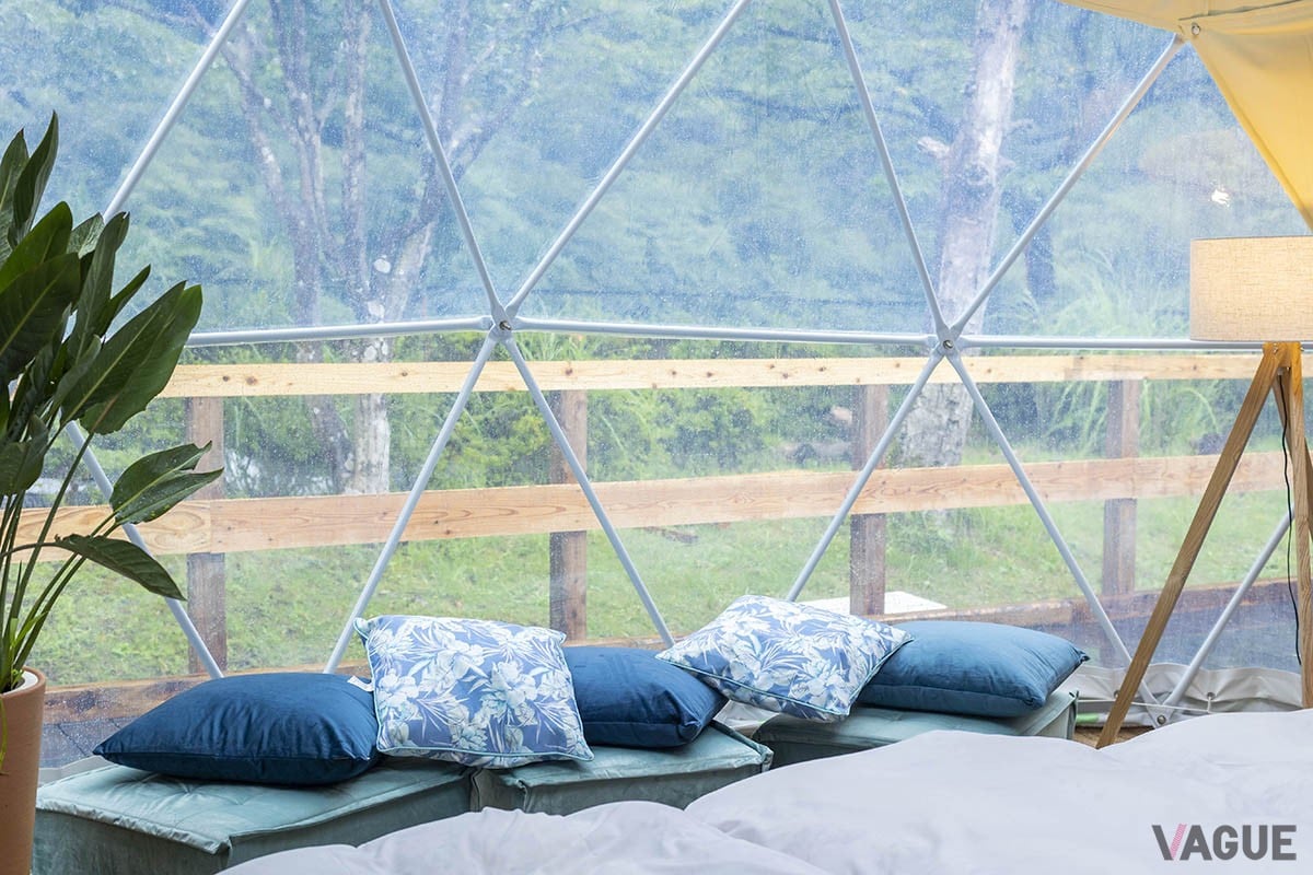 5棟のヴィラと11棟のドームテント、そして系列のホテルで構成される神奈川県内最大級の複合型グランピング施設「SPRINGS VILLAGE 足柄・丹沢温泉リゾート＆グランピング」