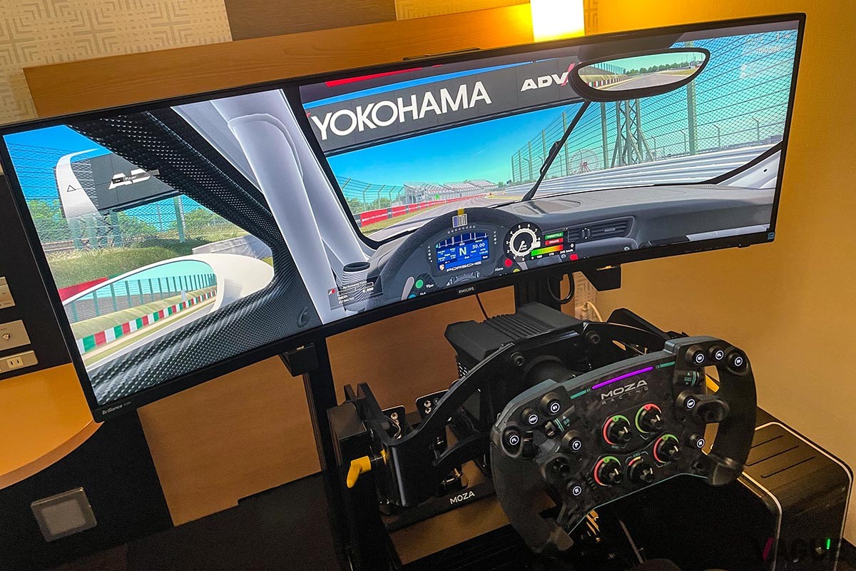 鈴鹿サーキット近くにある「コンフォートホテル鈴鹿」に、レースゲームに没頭できるレーシングシミュレータールームが新たに誕生
