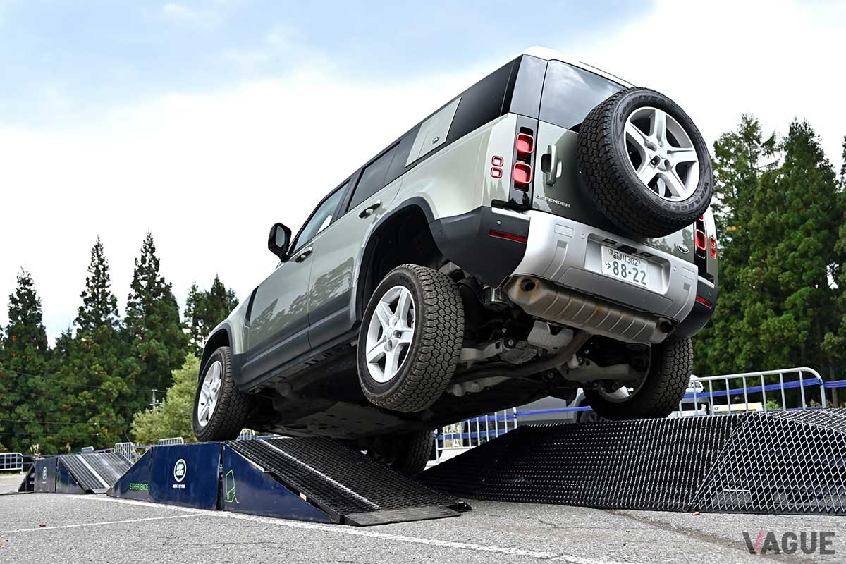 ランドローバーファンはもちろんのこと、日本でも人気のディフェンダーに乗ってみたいと思っていた人が多数来場した「ディフェンダーデイ2022」