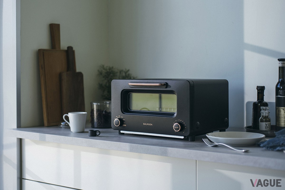 従来製品のブラックよりも深く光沢のある黒を採用し、より高級感のある雰囲気に