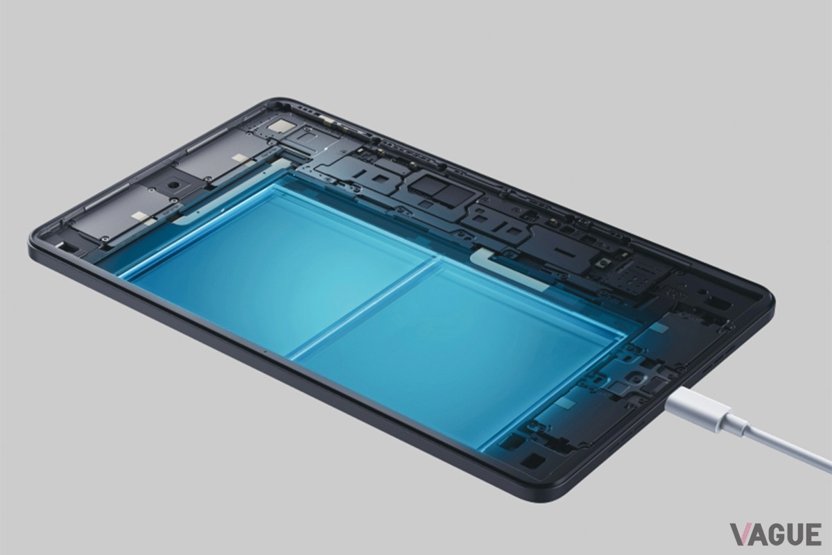 バッテリーサイズは7100mAh。18Wでの急速充電にも対応します