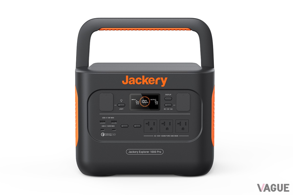 Jackery ポータブル電源 1000 Proは、AC出力x3ポート、シガーソケットx1ポート、USB-A（Quick Charge 3.0）x2、USB-C（PD100W）x2を備える