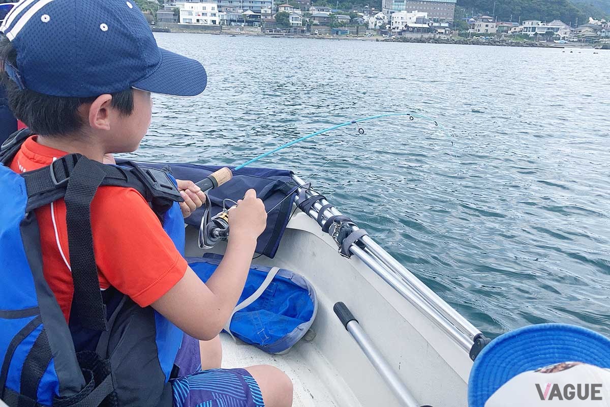 夏休みは、父2名、子ども2名とかで、近場の砂地にシロギス釣りに行くのが恒例行事です。大勢でワイワイいく釣りは楽しいっ！
