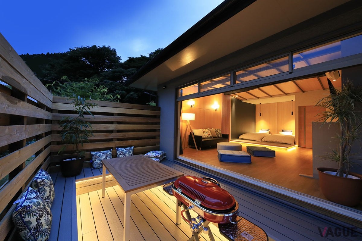 5棟のヴィラと11棟のドームテント、そして系列のホテルで構成される神奈川県内最大級の複合型グランピング施設「SPRINGS VILLAGE 足柄・丹沢温泉リゾート＆グランピング」