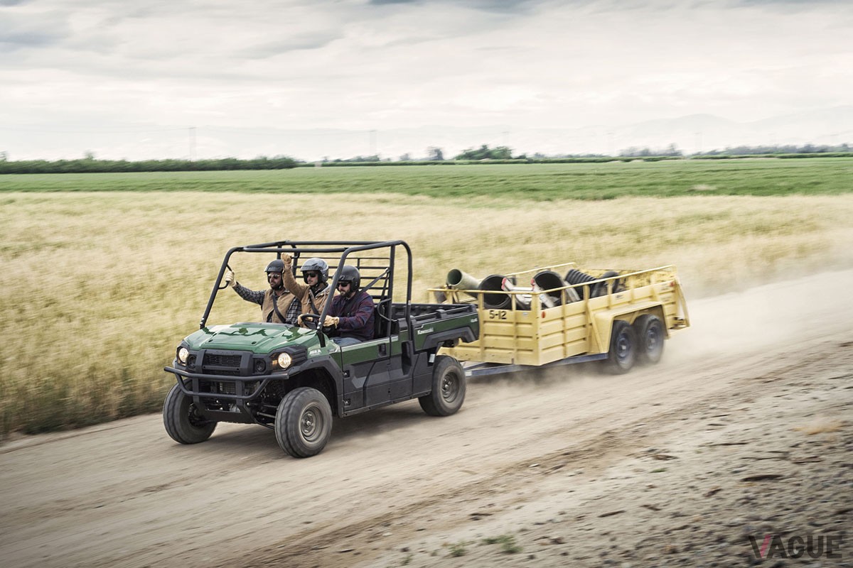 3人乗りの1列シートを基本とするカワサキ「MULE PRO-FX EPS」は、453kgの最大積載量と907kgの牽引能力を誇る