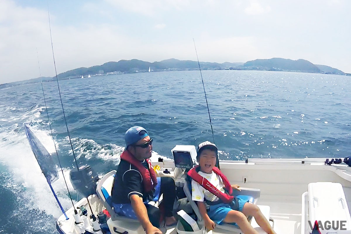 夏休みは、父2名、子ども2名とかで、近場の砂地にシロギス釣りに行くのが恒例行事です。大勢でワイワイいく釣りは楽しいっ！