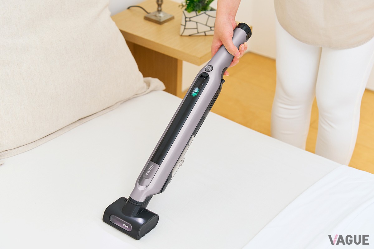 “自動ゴミ収集ドック”が掃除のたびにクリーナー本体のダストボックス内をクリーンアップ。ゴミ捨ての面倒を解消するとともに高い吸引力を持続させるシャーク「EVOPOWER SYSTEM iQ＋ CS851JMVAE」