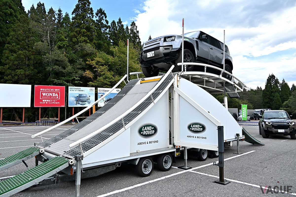 ランドローバーファンはもちろんのこと、日本でも人気のディフェンダーに乗ってみたいと思っていた人が多数来場した「ディフェンダーデイ2022」