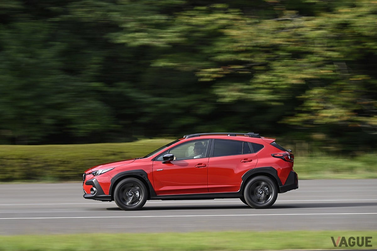 スバルの新しいクロスオーバーSUV「クロストレック」は、スペックよりも「ドライバーがどう感じるか」を重視して開発。静かで運転しやすく疲れにくい走り味を実現した