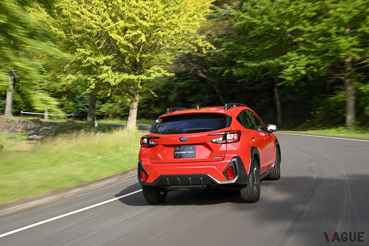スバルの新しいクロスオーバーSUV「クロストレック」は、スペックよりも「ドライバーがどう感じるか」を重視して開発。静かで運転しやすく疲れにくい走り味を実現した
