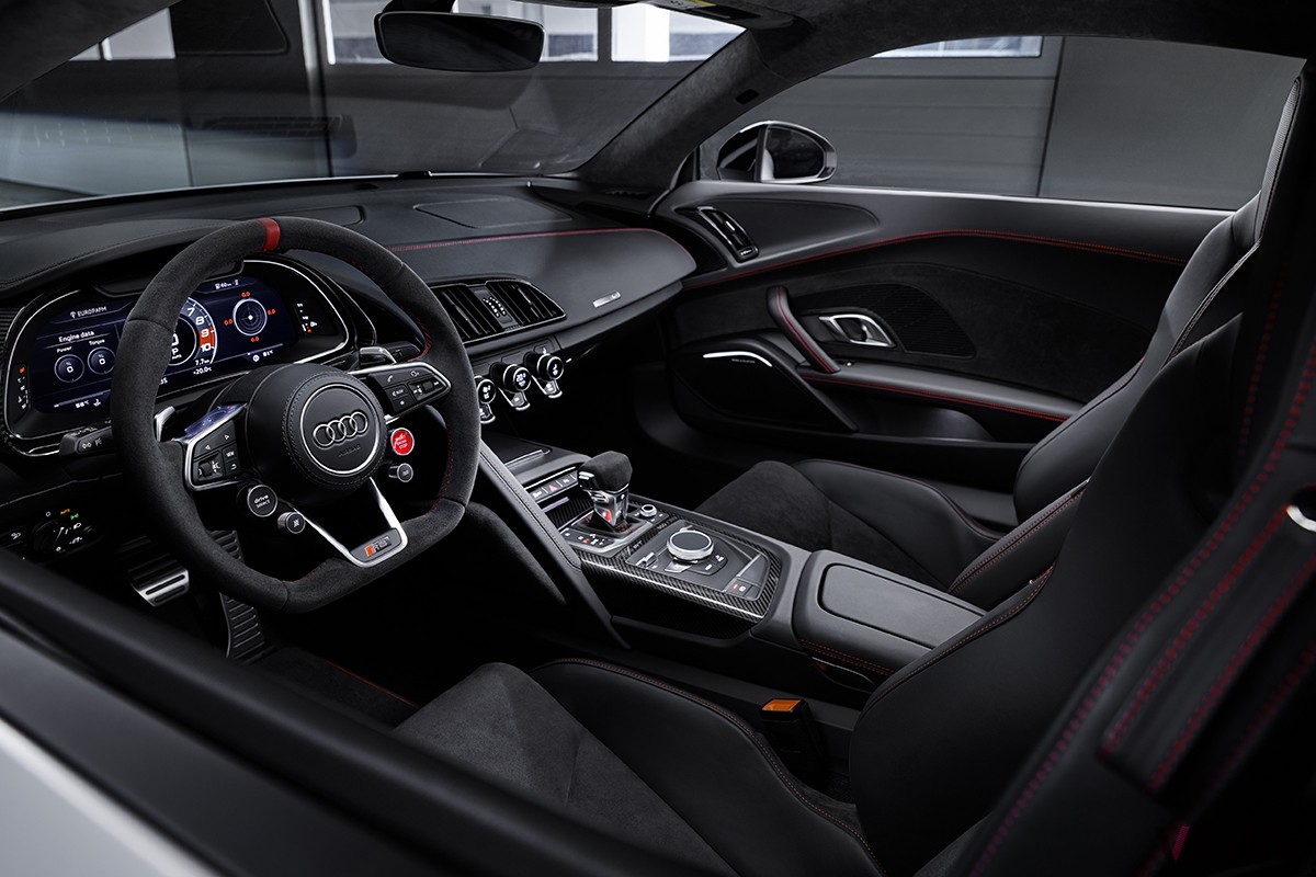 欧州で登場したアウディ「R8クーペ V10 GT RWD」のインテリア