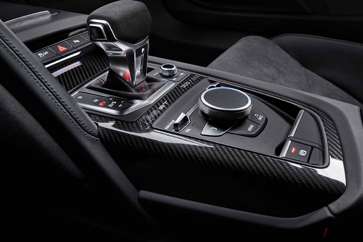 欧州で登場したアウディ「R8クーペ V10 GT RWD」のインテリア