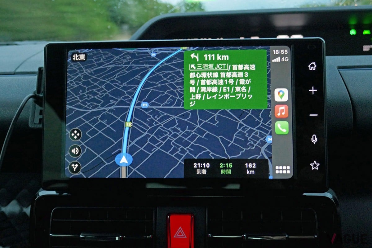 ダイハツ「タント」のディスプレイオーディオでApple CarPlayの下、Googleマップを展開。市街地で狭い道を走る傾向は相変わらず