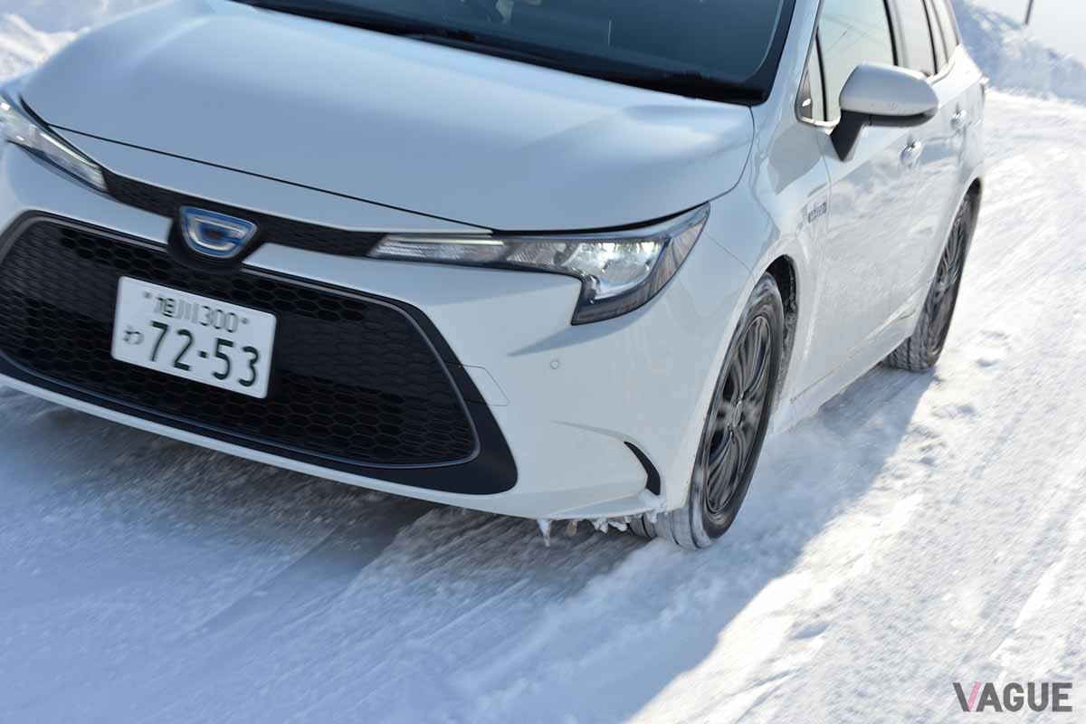 ヨコハマの最新スタッドレス「アイスガード7」を装着したトヨタ「カローラ」で一般道を走行