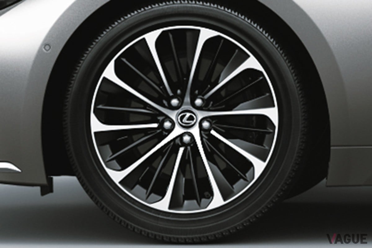 245/45R20 ランフラットタイヤ＆ノイズリダクションアルミホイール（切削光輝＋ブラック塗装）